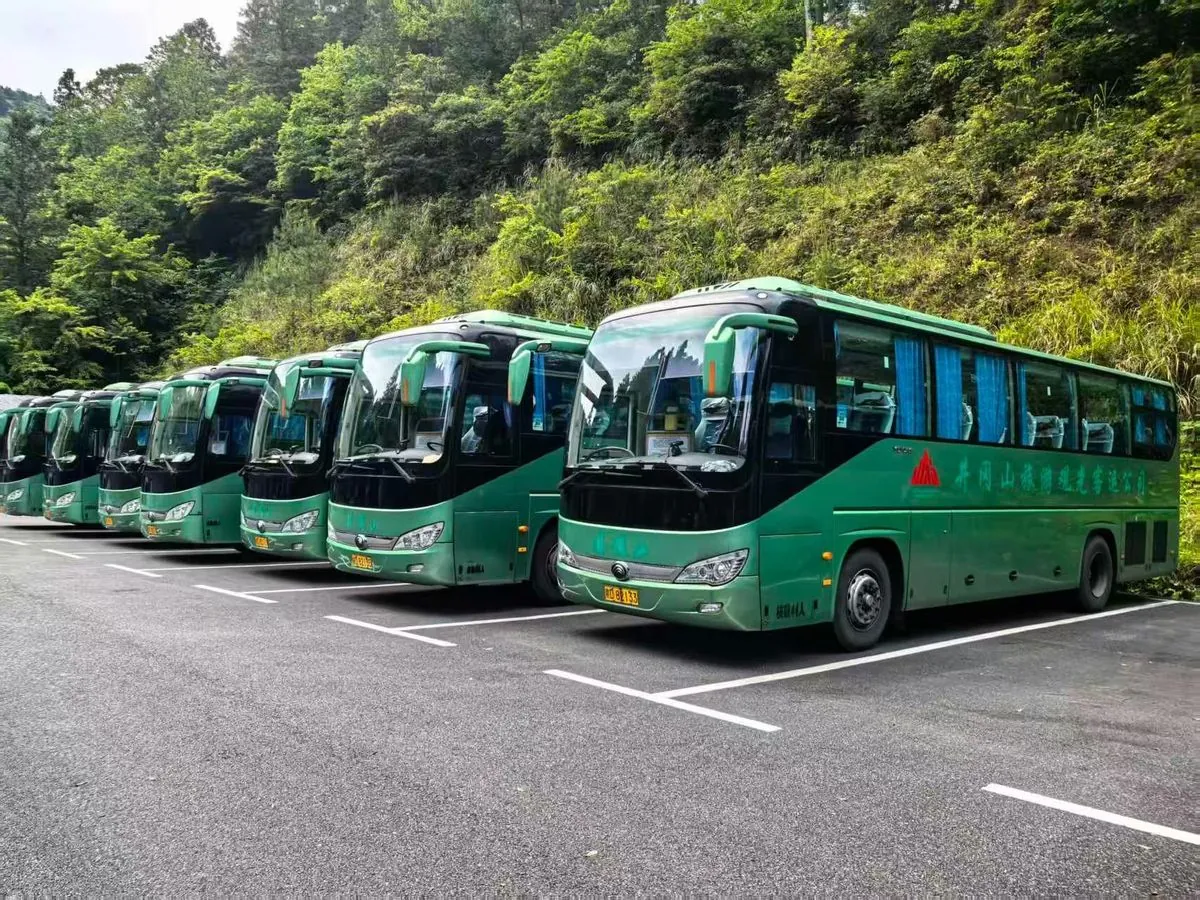 Yutong ZK6107