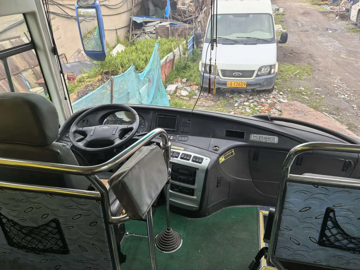 Yutong ZK6127